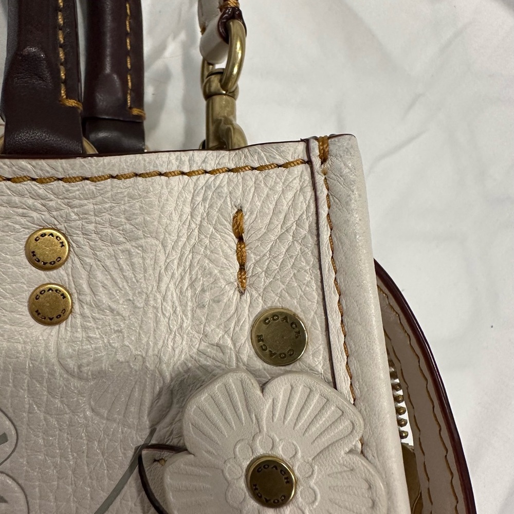 COACH 1941 Tea Rose Applique Rogue Bag - Picture 13 of 16